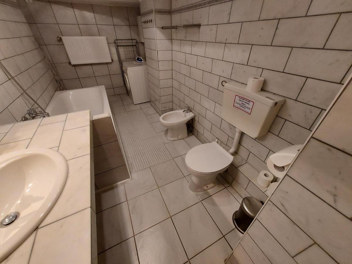 Basement Apartment Kolonia Zewnętrze zdjęcie